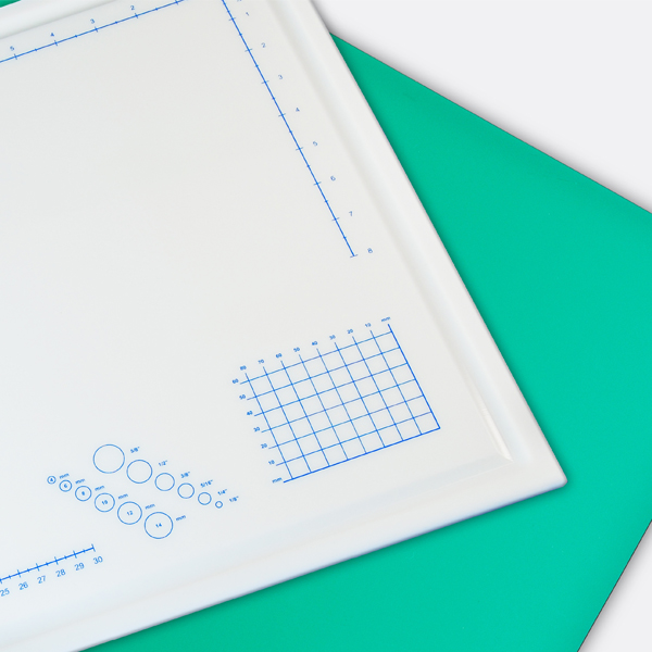 UNTERLAGEN, BRETTER & DISCS