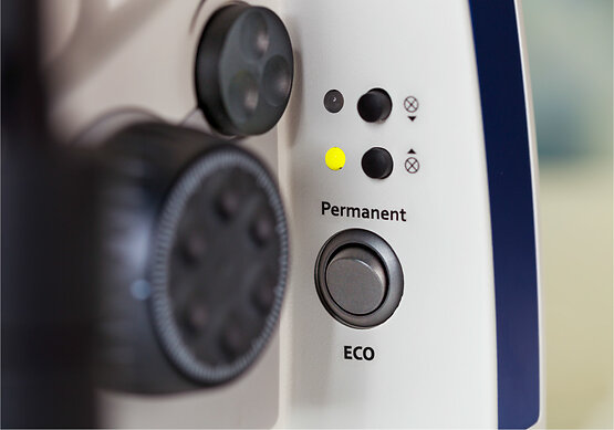EN_wp_Ergonomic-Solutions-Clinical-Microscopy-1-5_Axiolab5_Detail