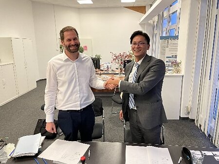 Signing_Ceremony